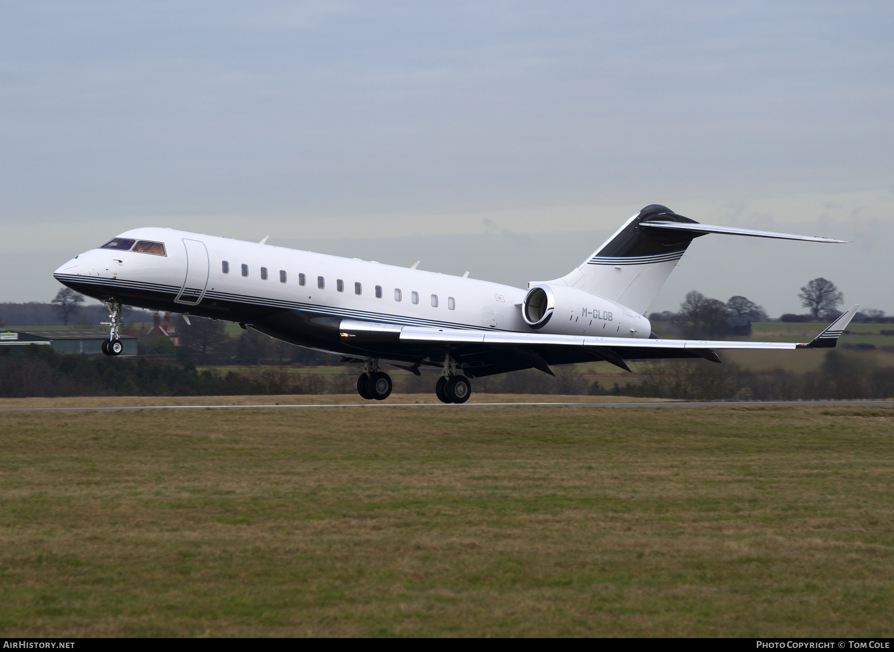 Aircraft Photo of M-GLOB | Bombardier Global Express (BD-700-1A10) | AirHistory.net #82182