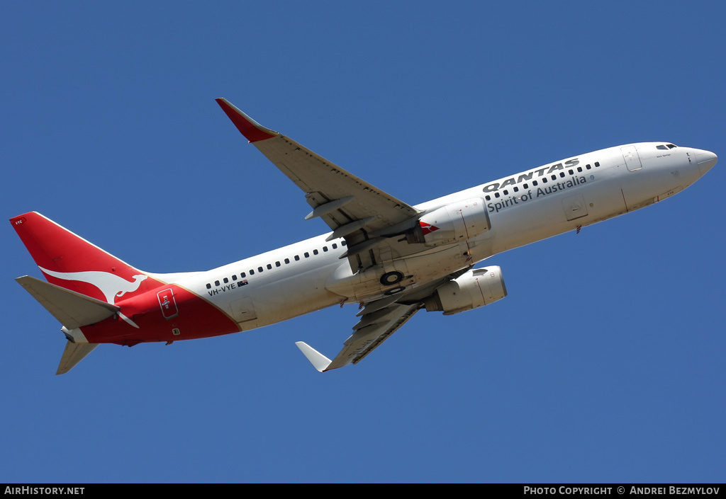 Aircraft Photo of VH-VYE | Boeing 737-838 | Qantas | AirHistory.net #82475