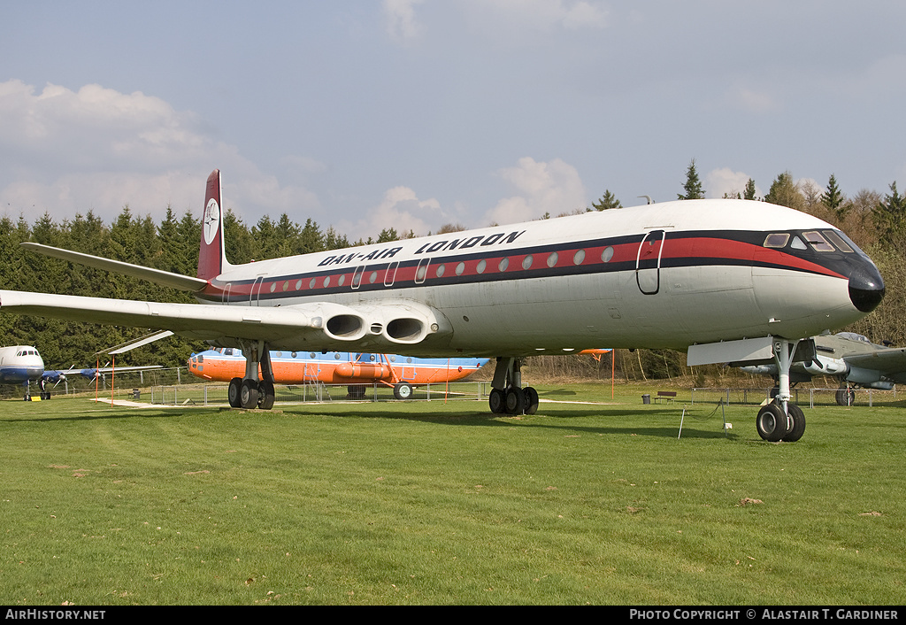 Aircraft Photo of G-BDIW | De Havilland D.H. 106 Comet 4C | Dan-Air London | AirHistory.net #82587