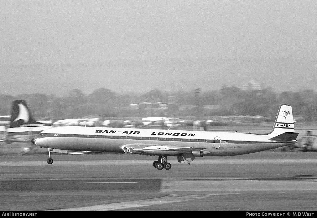 Aircraft Photo of G-APDK | De Havilland D.H. 106 Comet 4 | Dan-Air London | AirHistory.net #82779