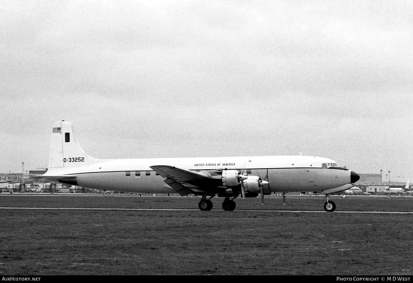 Aircraft Photo of 53-3252 / 0-33252 | Douglas C-118A Liftmaster (DC-6A) | USA - Air Force | AirHistory.net #82784