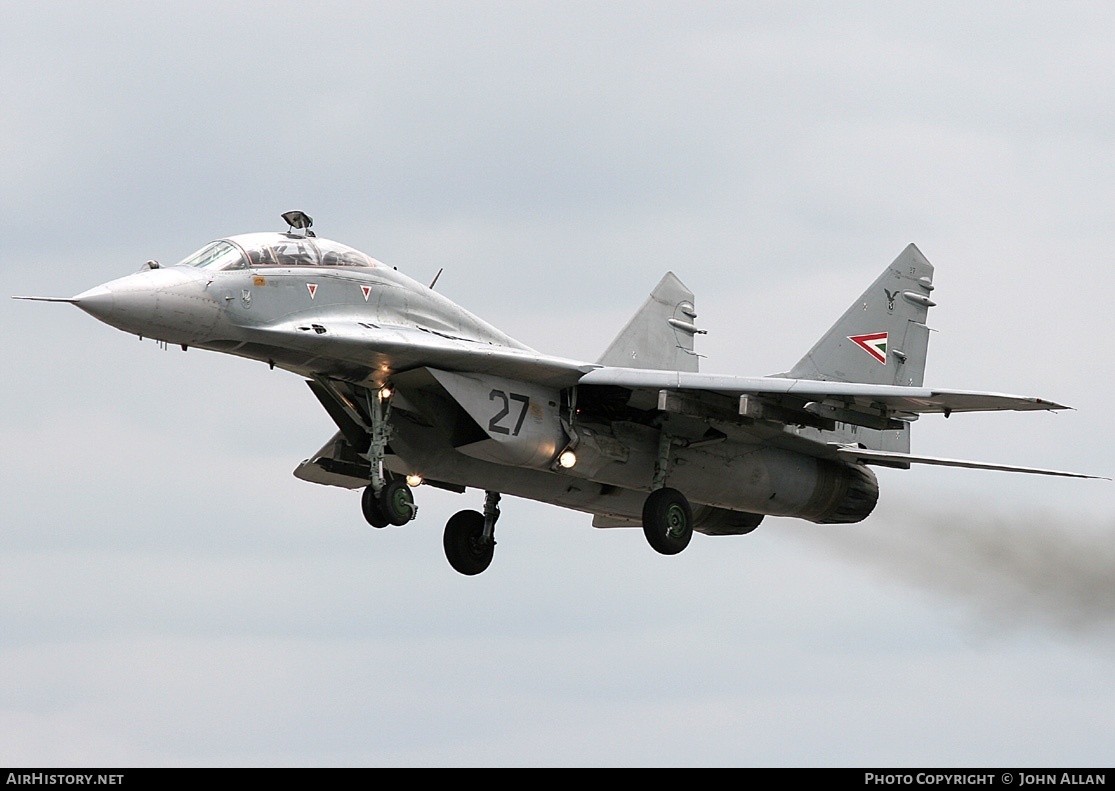 Aircraft Photo of 27 | Mikoyan-Gurevich MiG-29UB (9-51) | Hungary - Air Force | AirHistory.net #82789