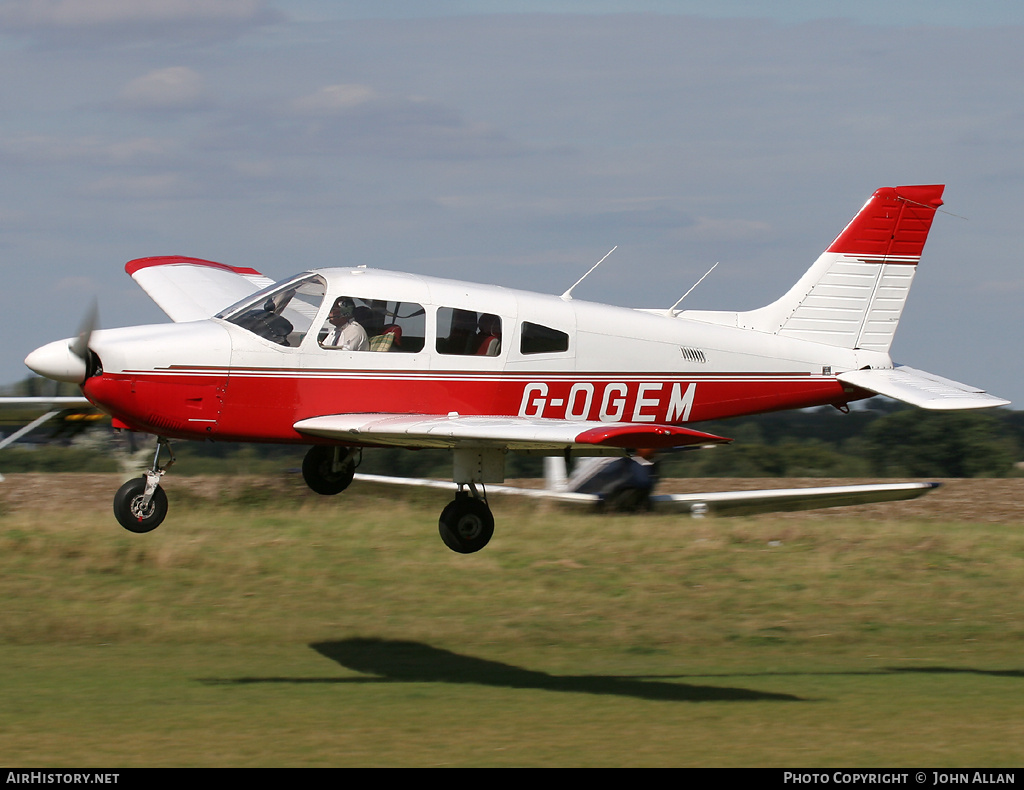 Aircraft Photo of G-OGEM | Piper PA-28-181 Archer II | AirHistory.net #82838