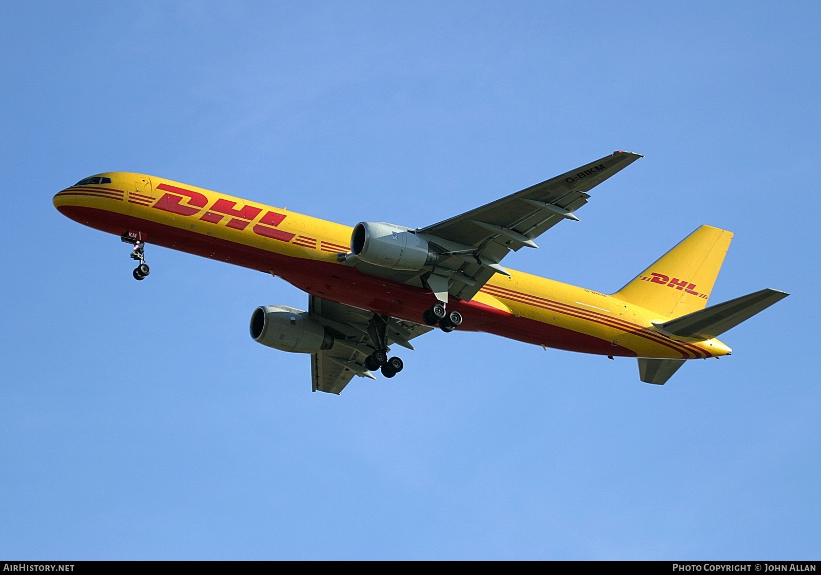 Aircraft Photo of G-BIKM | Boeing 757-236/SF | DHL International | AirHistory.net #82874