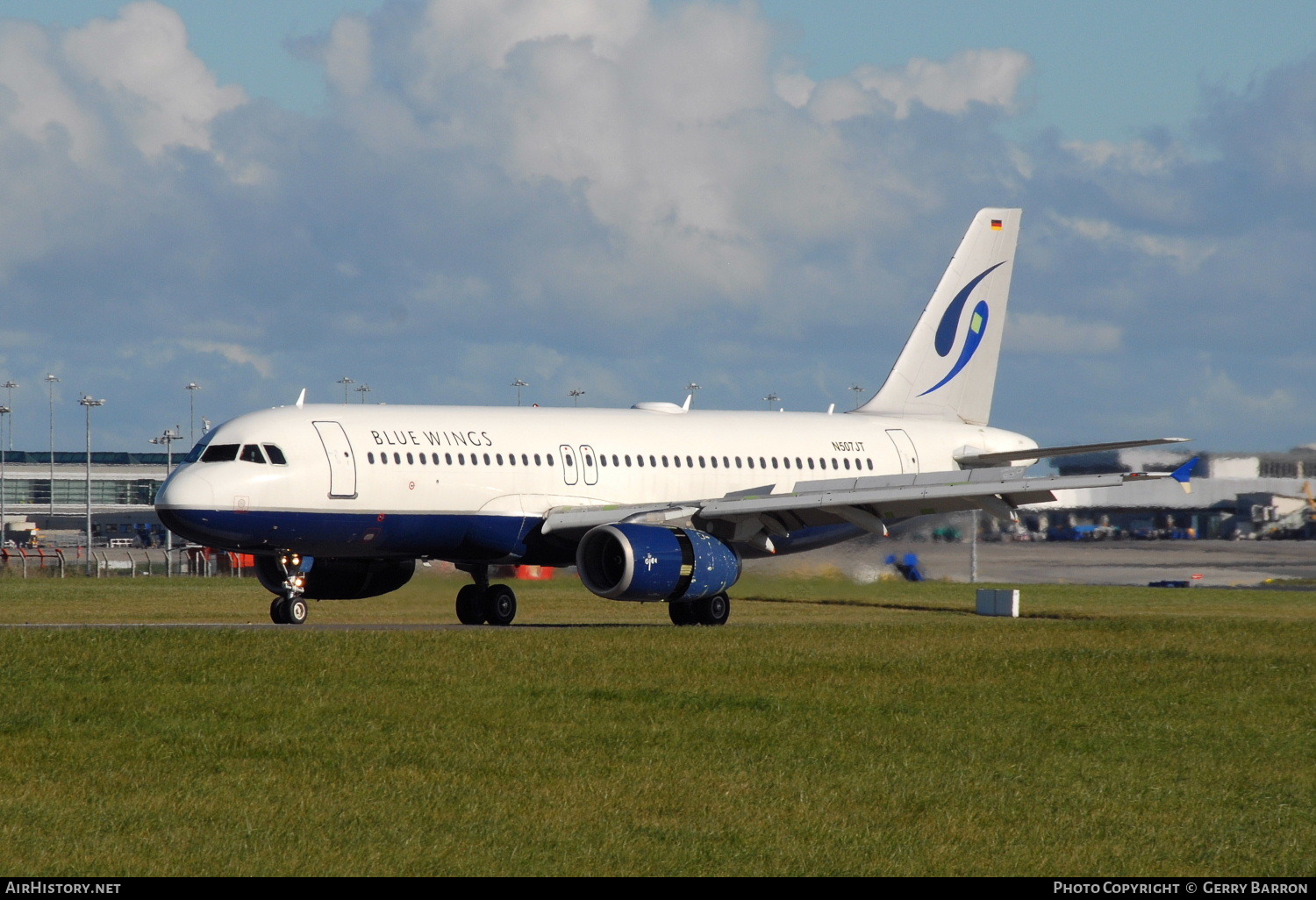 Aircraft Photo of N507JT | Airbus A320-232 | Blue Wings | AirHistory.net #83017