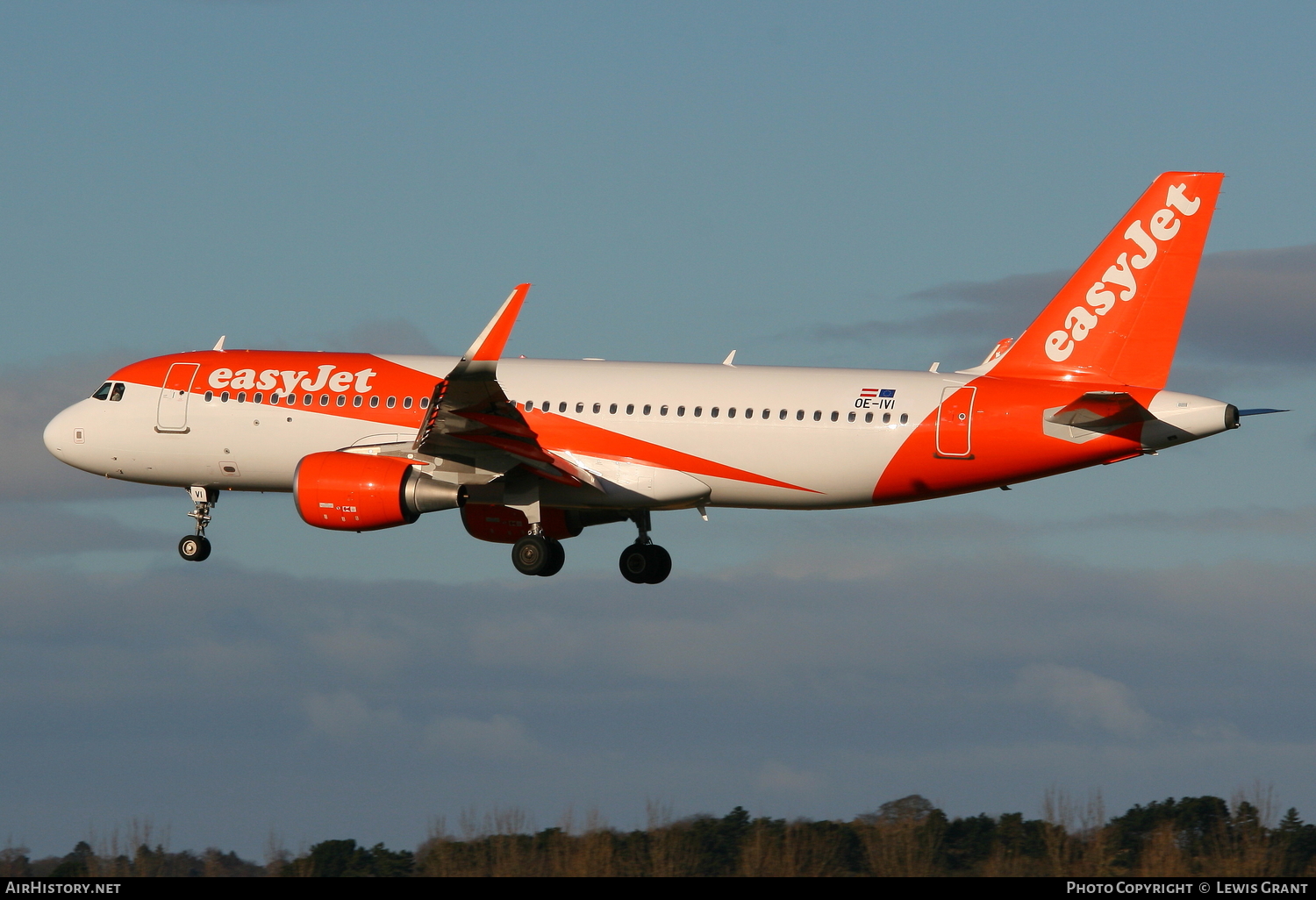 Aircraft Photo of OE-IVI | Airbus A320-214 | EasyJet | AirHistory.net #83019