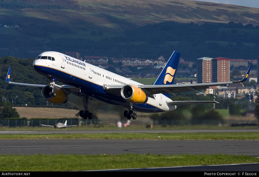 Aircraft Photo of TF-FIV | Boeing 757-208 | Icelandair | AirHistory.net #83178
