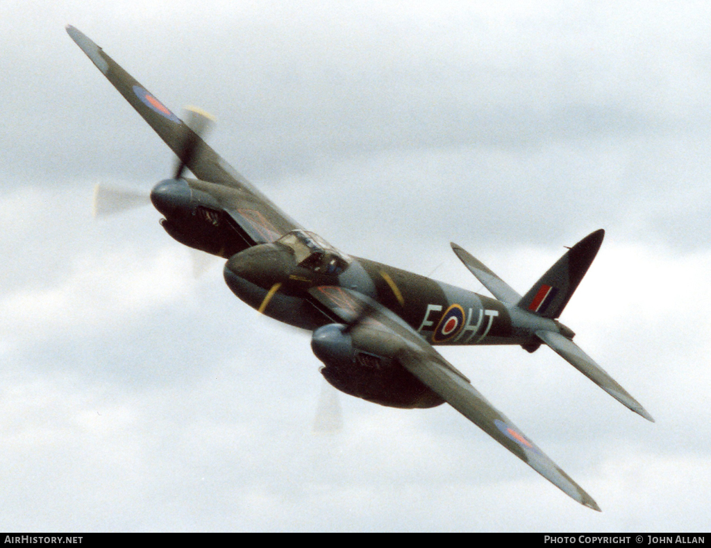 Aircraft Photo of G-ASKH / RR299 | De Havilland D.H. 98 Mosquito T3 | UK - Air Force | AirHistory.net #83340