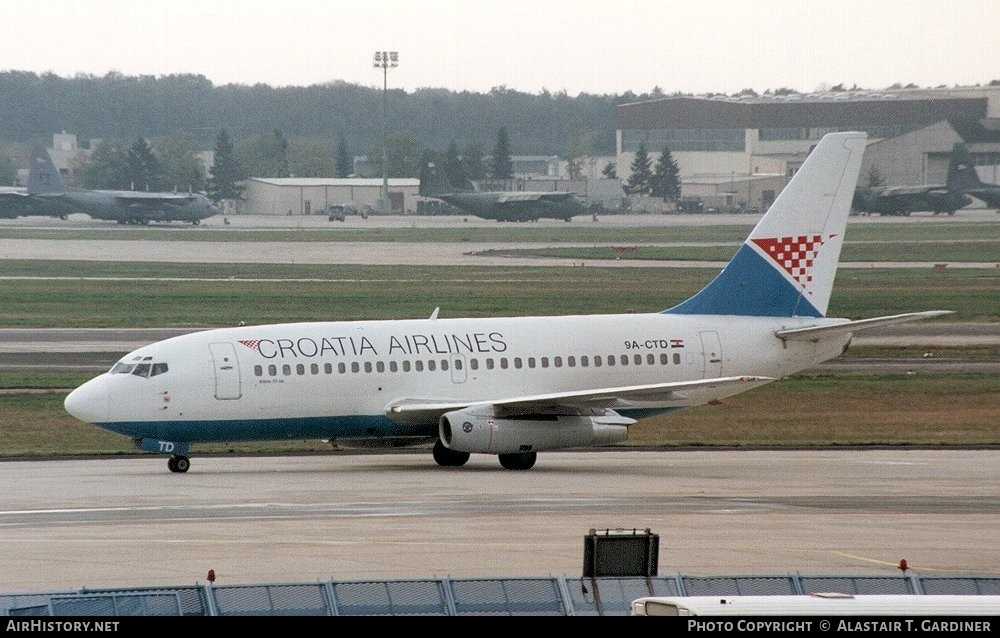 Aircraft Photo of 9A-CTD | Boeing 737-230/Adv | Croatia Airlines | AirHistory.net #83555