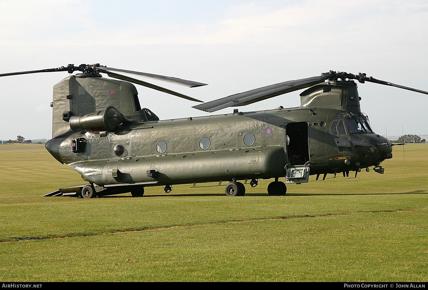 Aircraft Photo of ZA673 | Boeing Chinook HC2 (352) | UK - Air Force | AirHistory.net #83777