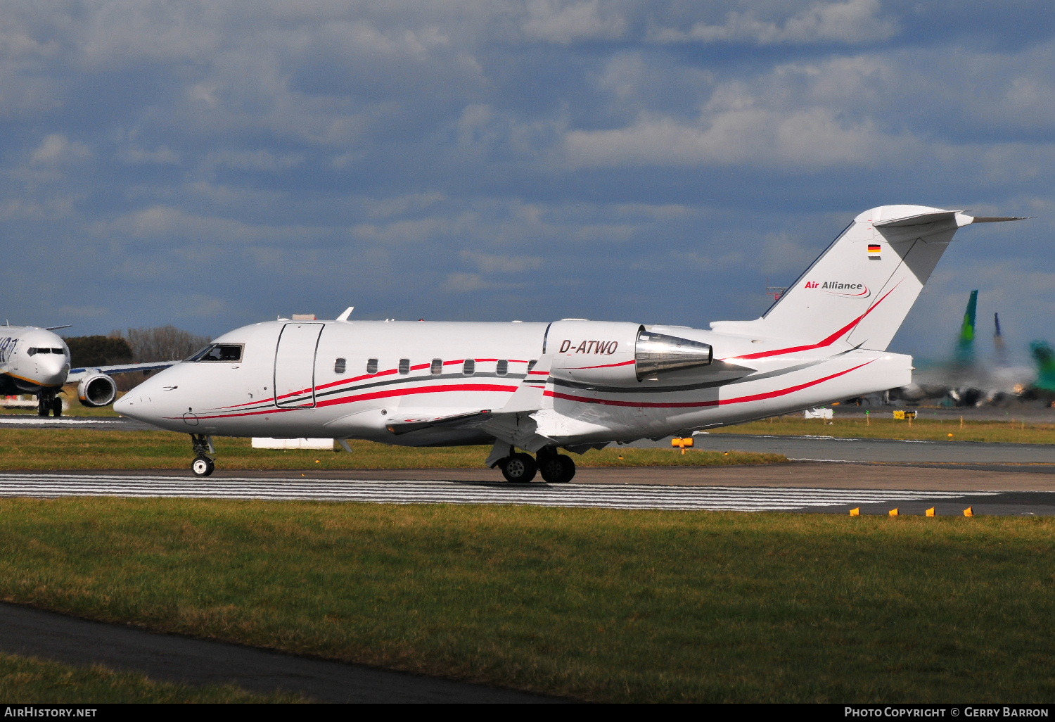 Aircraft Photo of D-ATWO | Bombardier Challenger 604 (CL-600-2B16) | Air Alliance | AirHistory.net #84091