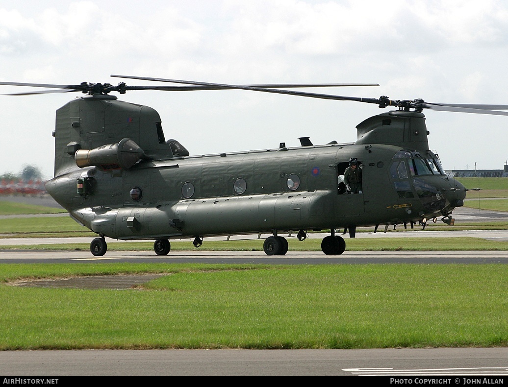 Aircraft Photo of ZA674 | Boeing Chinook HC2 (352) | UK - Air Force | AirHistory.net #84190