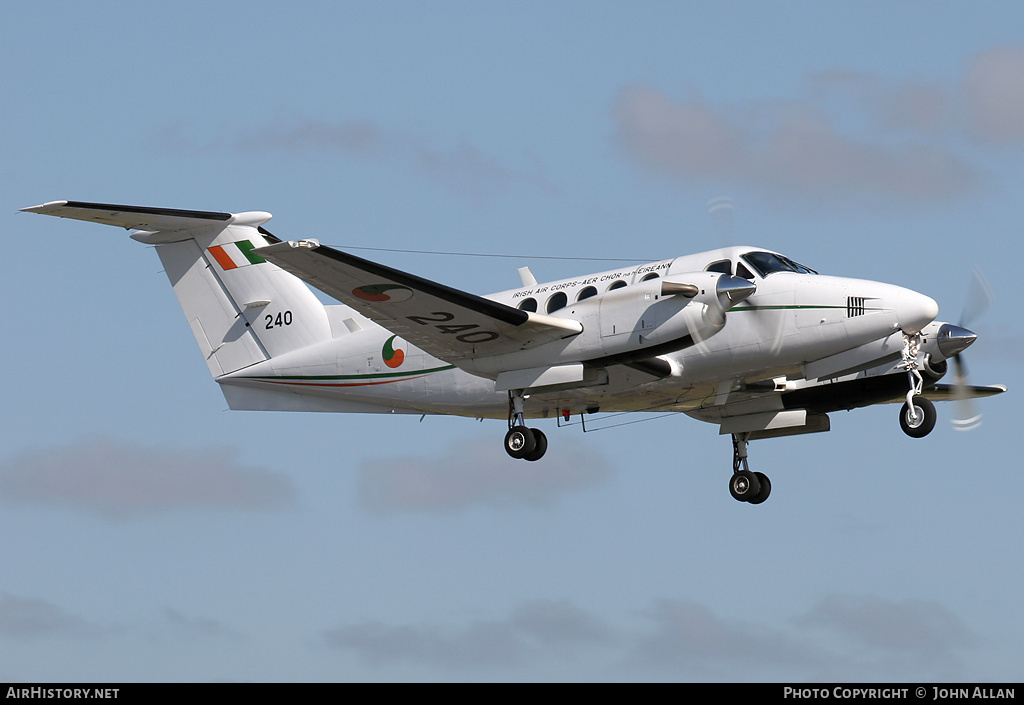 Aircraft Photo of 240 | Beech 200 Super King Air | Ireland - Air Force | AirHistory.net #84424