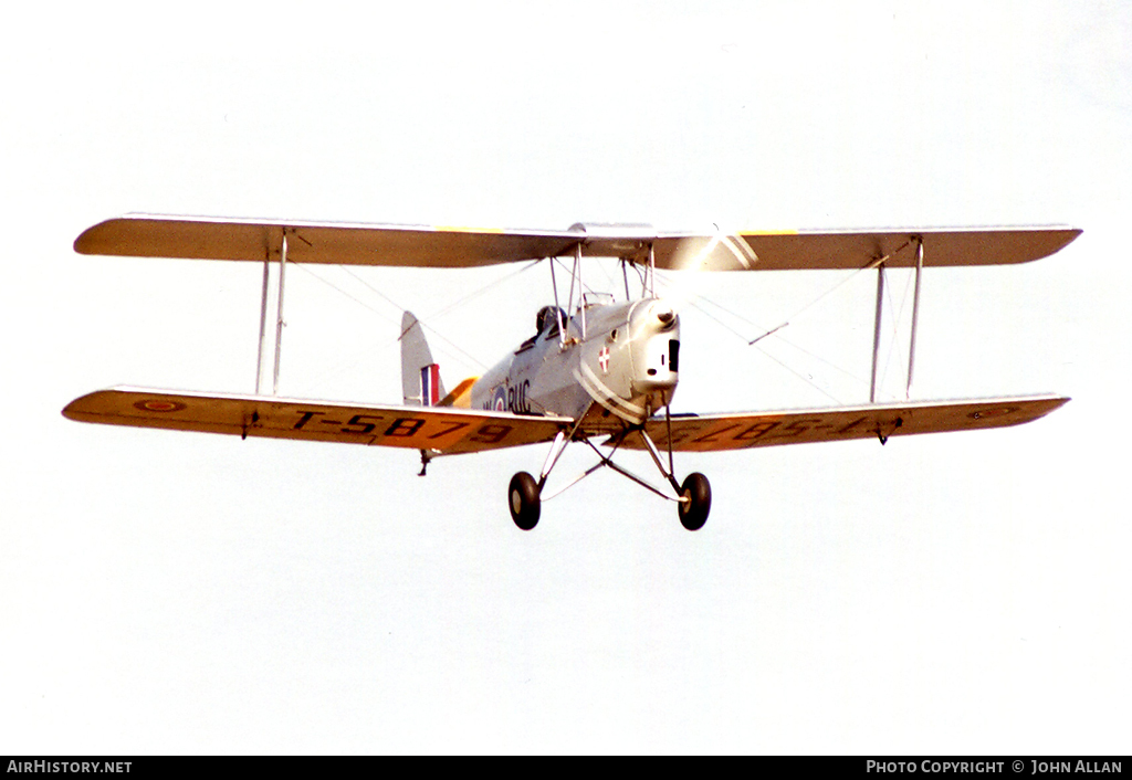 Aircraft Photo of G-AXBW / T-5879 | De Havilland D.H. 82A Tiger Moth II | UK - Air Force | AirHistory.net #84493