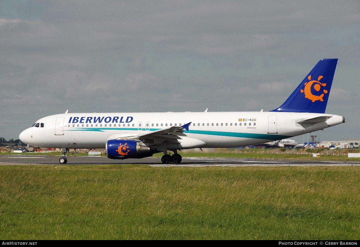 Aircraft Photo of EC-KDD | Airbus A320-214 | Iberworld Airlines | AirHistory.net #84772
