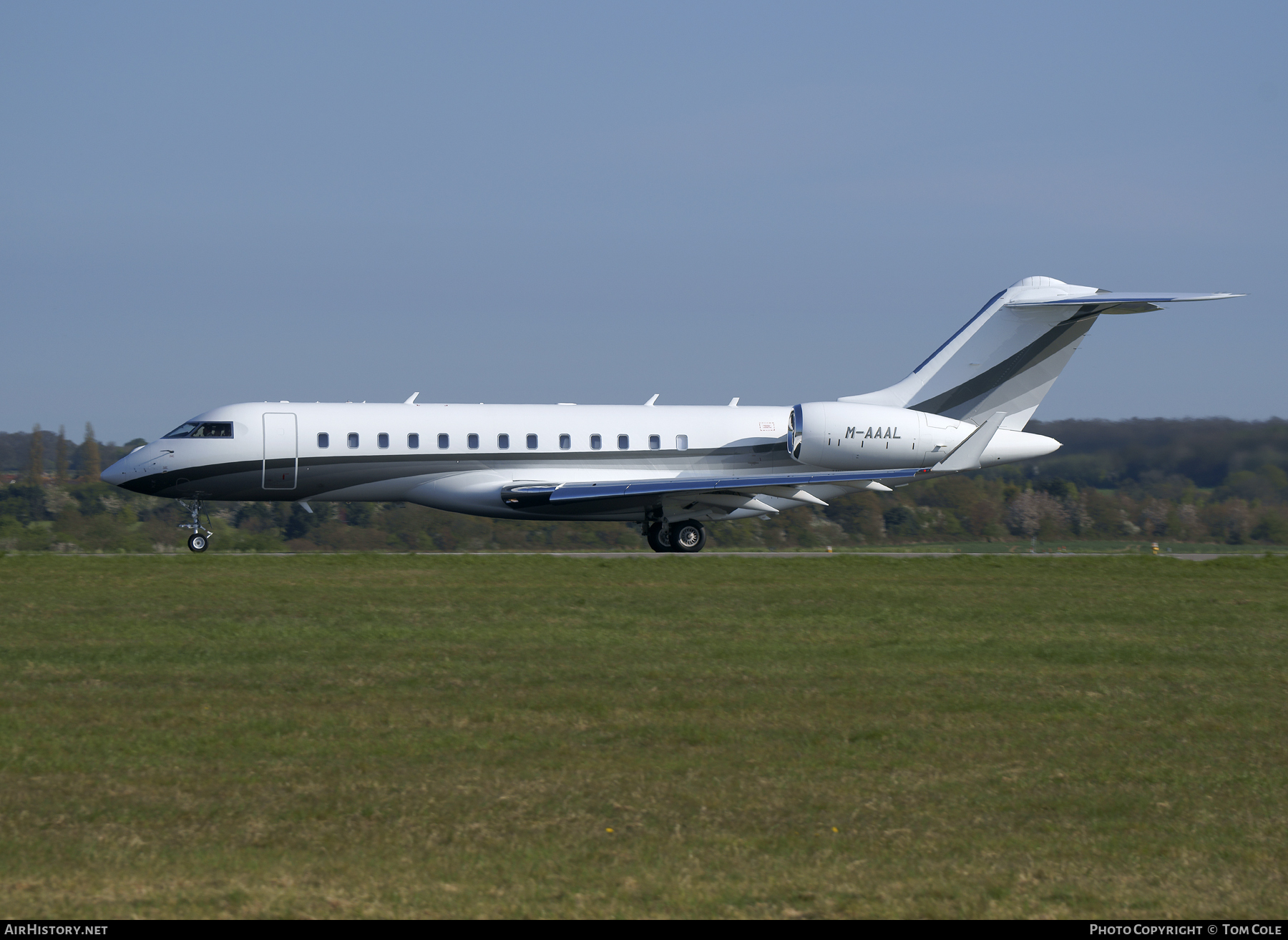 Aircraft Photo of M-AAAL | Bombardier Global Express (BD-700-1A10) | AirHistory.net #85053