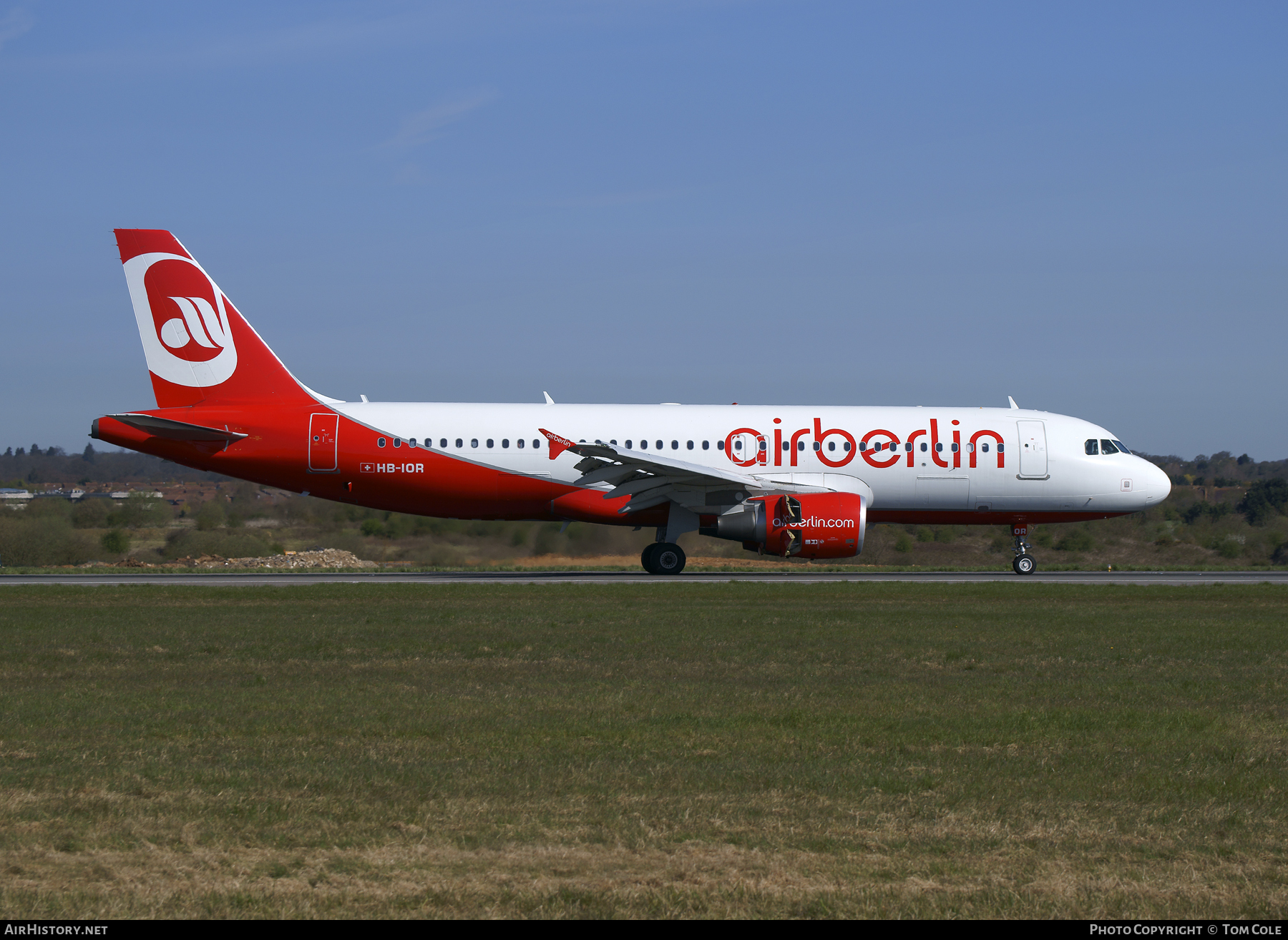 Aircraft Photo of HB-IOR | Airbus A320-214 | Air Berlin | AirHistory.net #85070