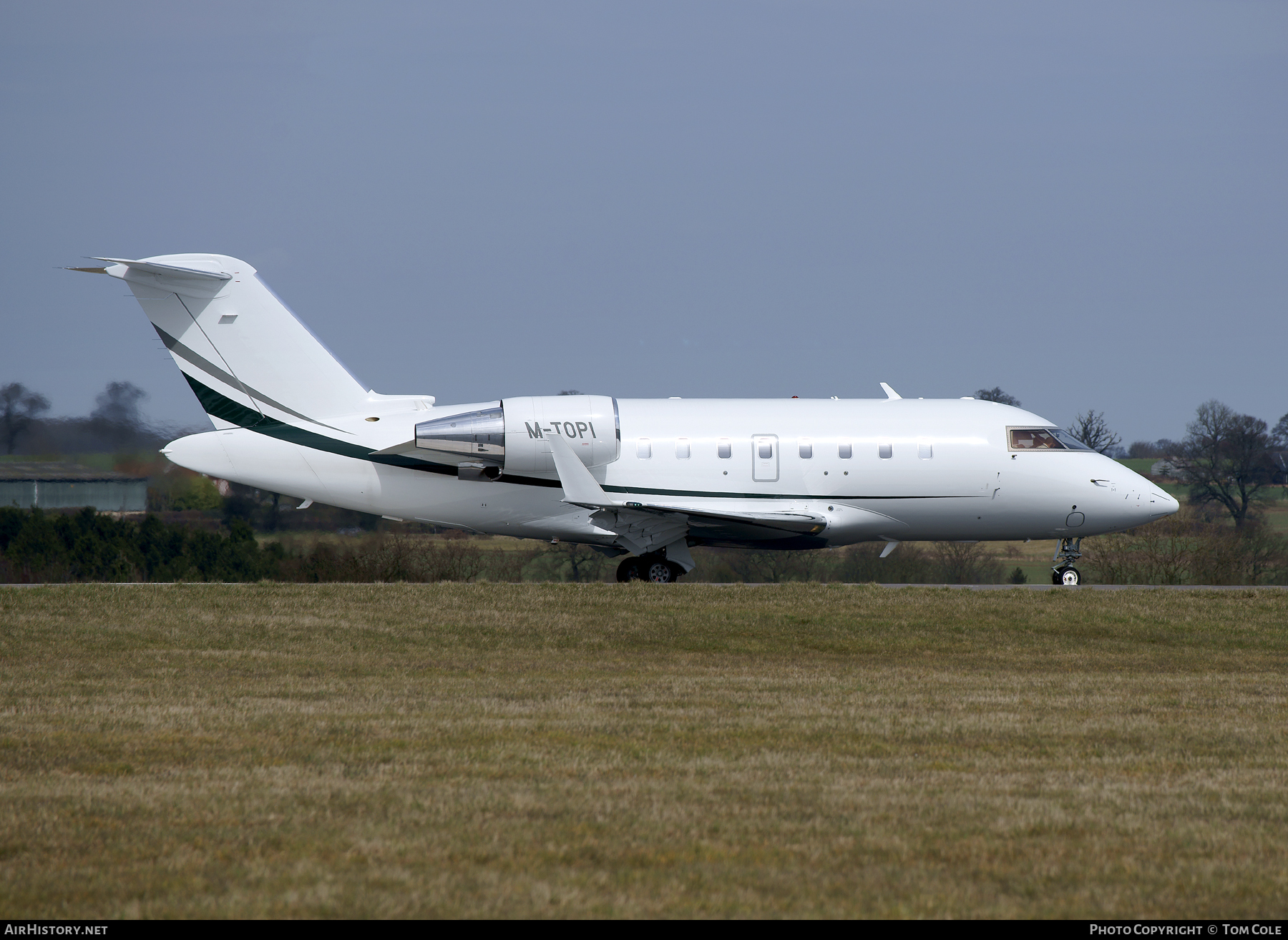 Aircraft Photo of M-TOPI | Bombardier Challenger 605 (CL-600-2B16) | AirHistory.net #85159