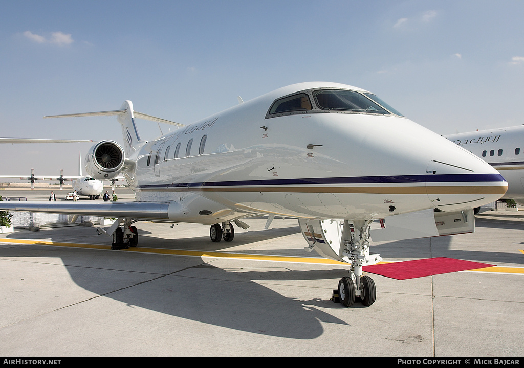 Aircraft Photo of A6-RJM | Bombardier Challenger 300 (BD-100-1A10) | Royal Jet | AirHistory.net #85374