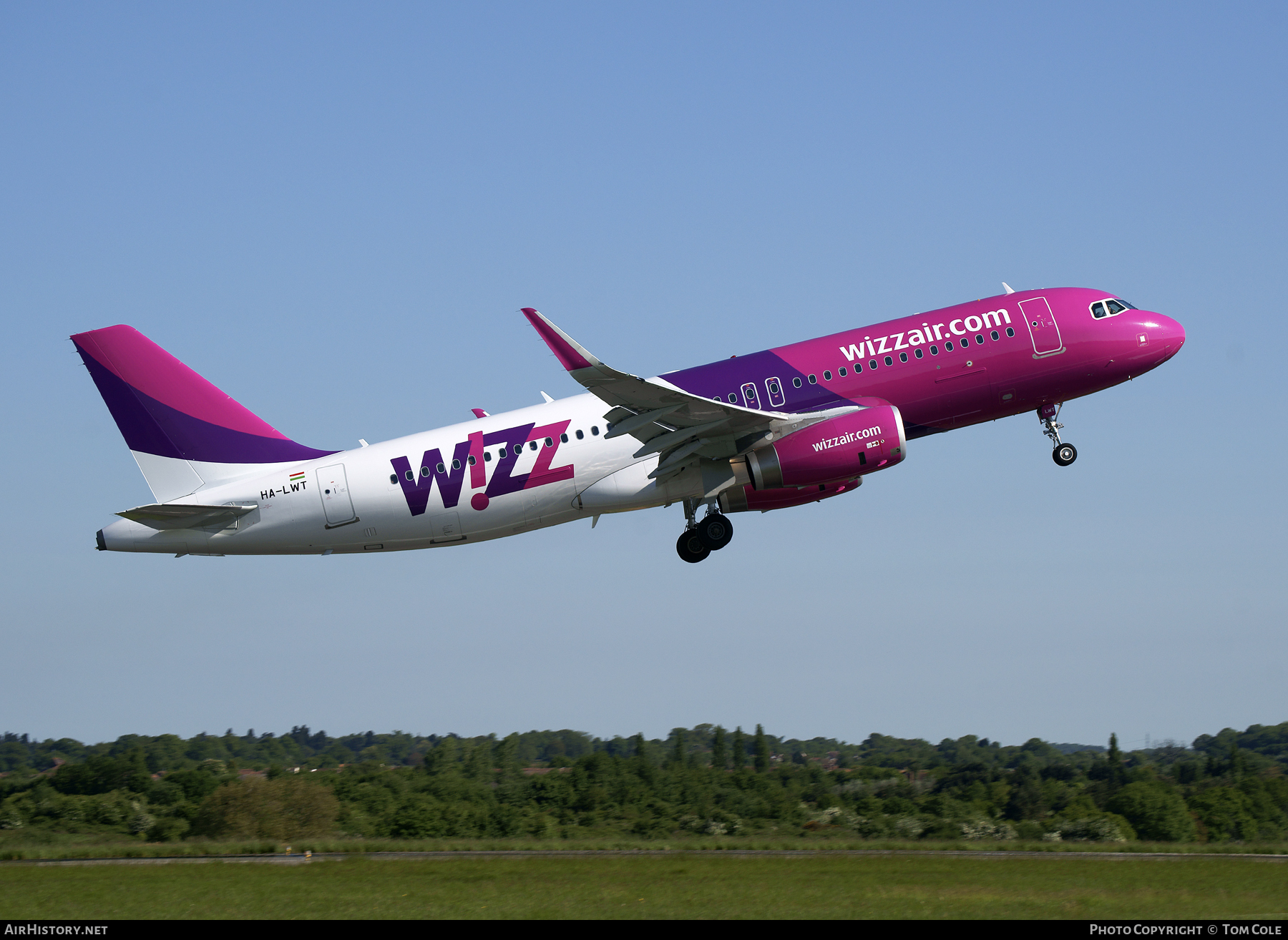 Aircraft Photo of HA-LWT | Airbus A320-232 | Wizz Air | AirHistory.net #85541
