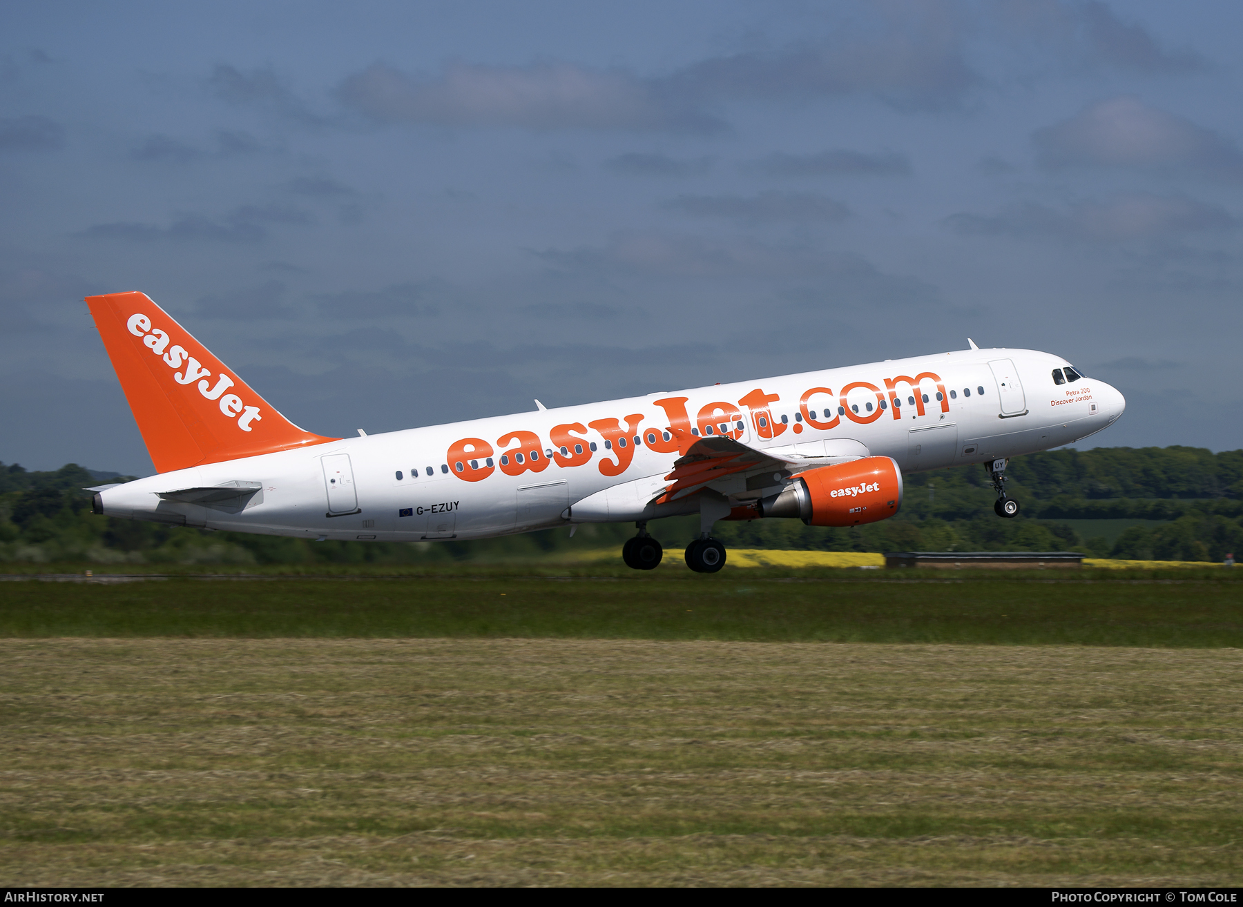 Aircraft Photo of G-EZUY | Airbus A320-214 | EasyJet | AirHistory.net #85551