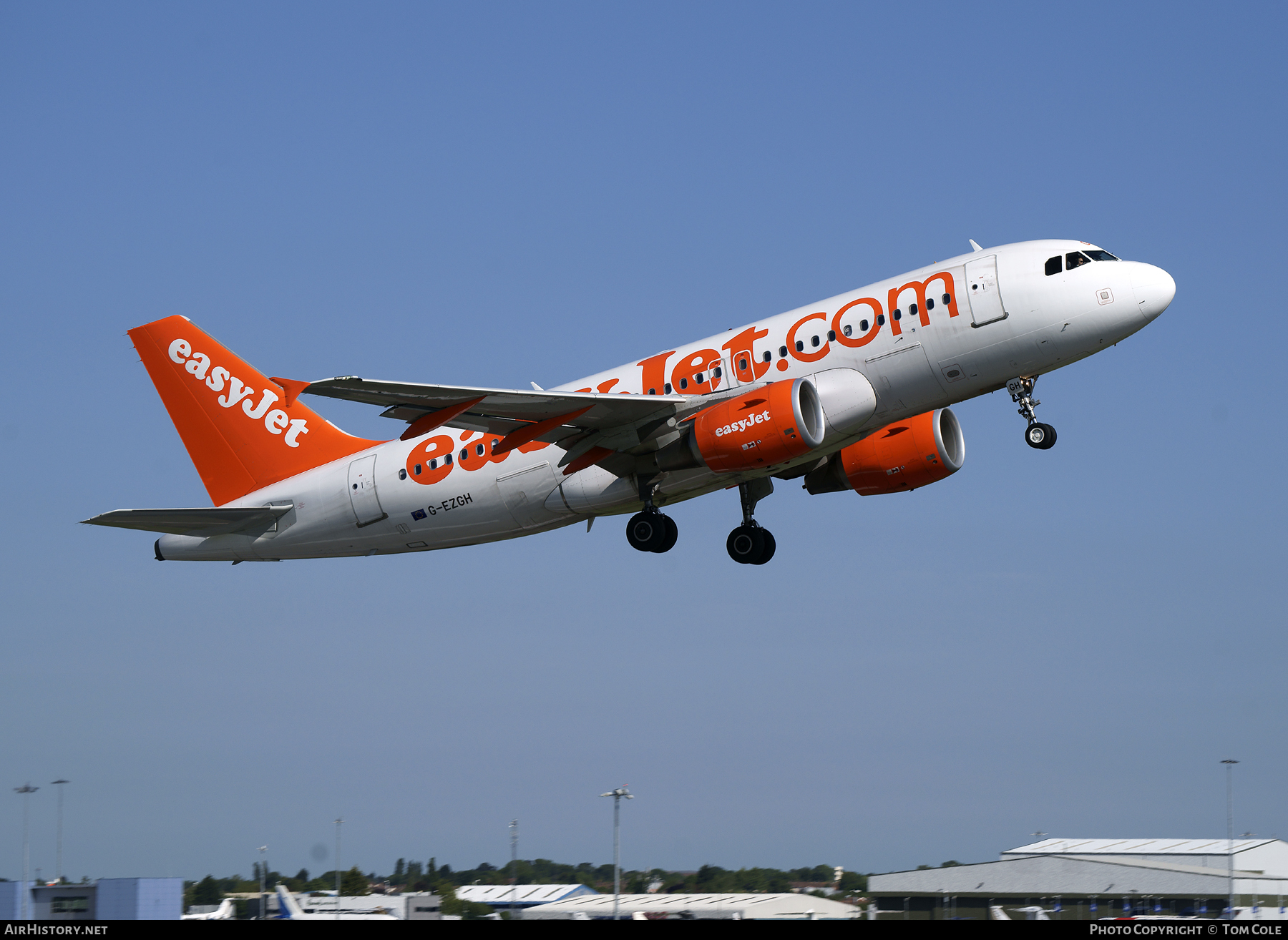 Aircraft Photo of G-EZGH | Airbus A319-111 | EasyJet | AirHistory.net #85568