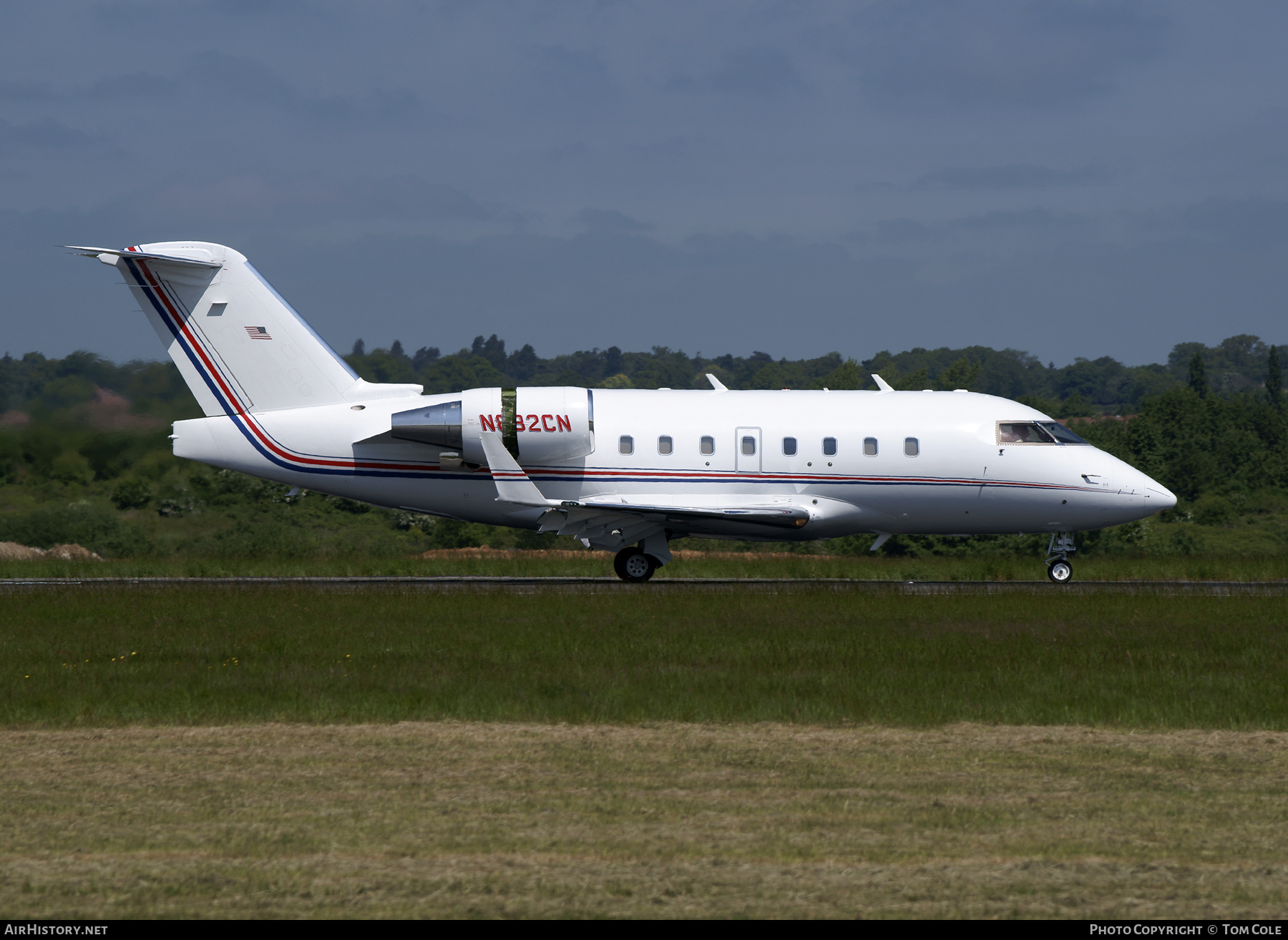 Aircraft Photo of N82CN | Bombardier Challenger 604 (CL-600-2B16) | AirHistory.net #85758
