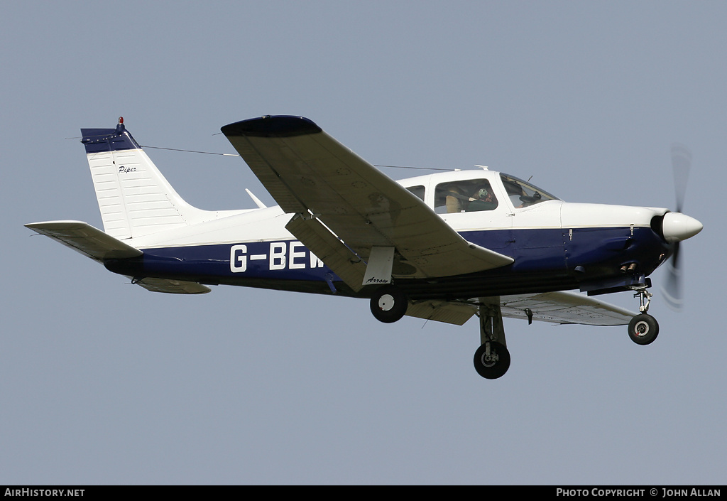 Aircraft Photo of G-BEWX | Piper PA-28R-201 Cherokee Arrow III | AirHistory.net #85983
