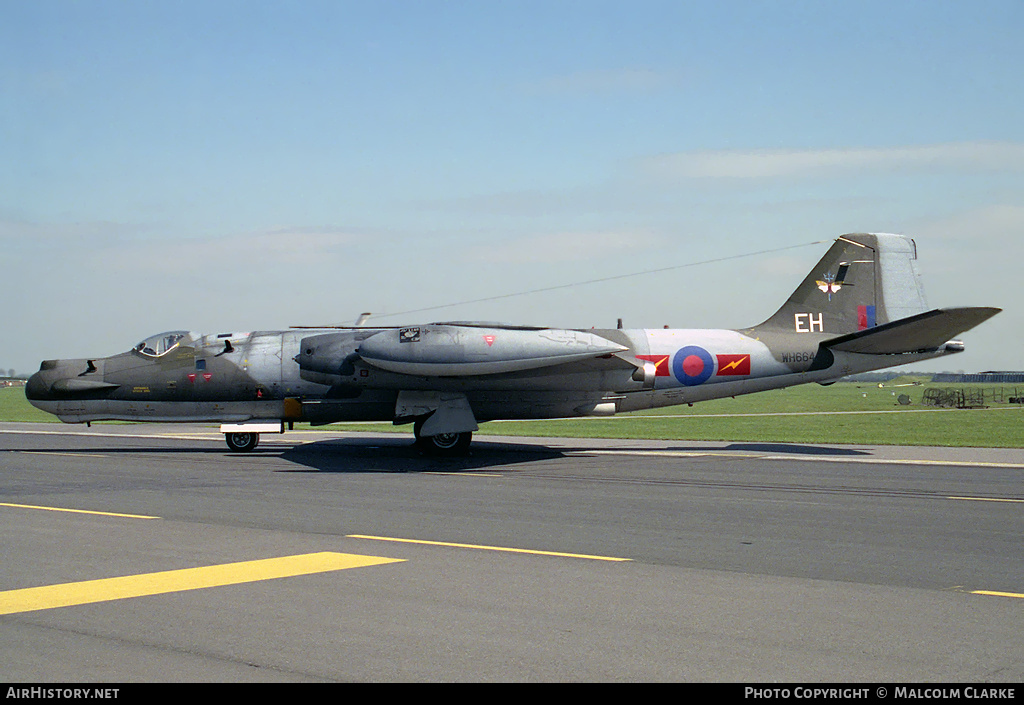 Aircraft Photo of WH664 | English Electric Canberra T17 | UK - Air Force | AirHistory.net #86330