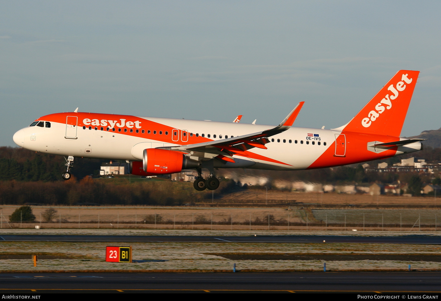 Aircraft Photo of OE-IVS | Airbus A320-214 | EasyJet | AirHistory.net #86976