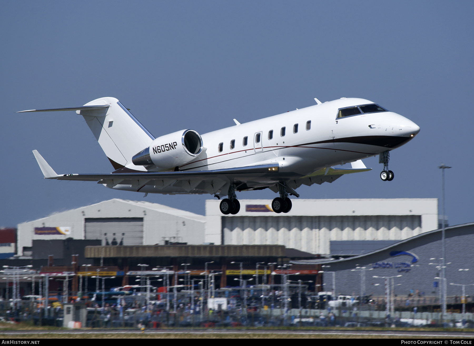 Aircraft Photo of N605NP | Bombardier Challenger 605 (CL-600-2B16) | AirHistory.net #86992