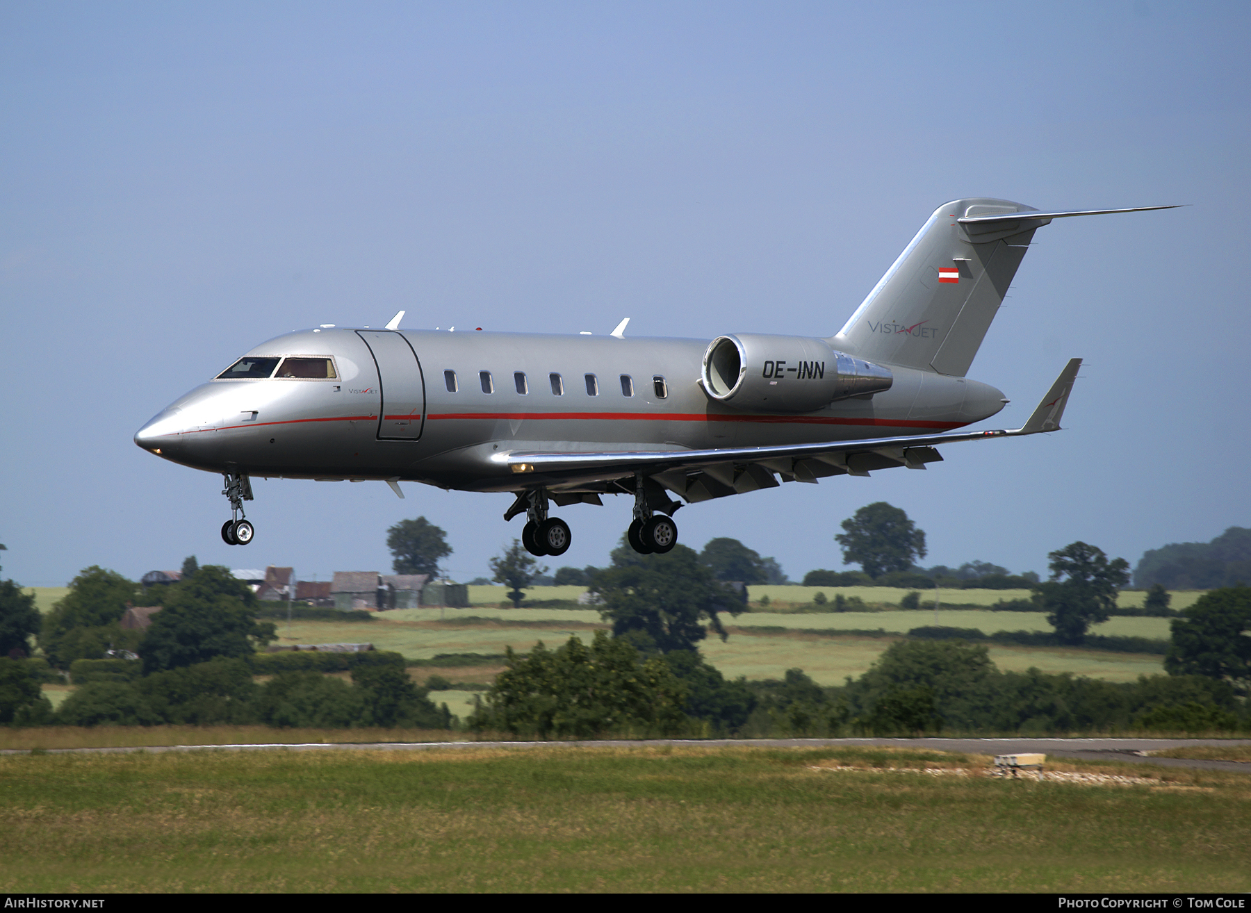 Aircraft Photo of OE-INN | Bombardier Challenger 605 (CL-600-2B16) | AirHistory.net #86996
