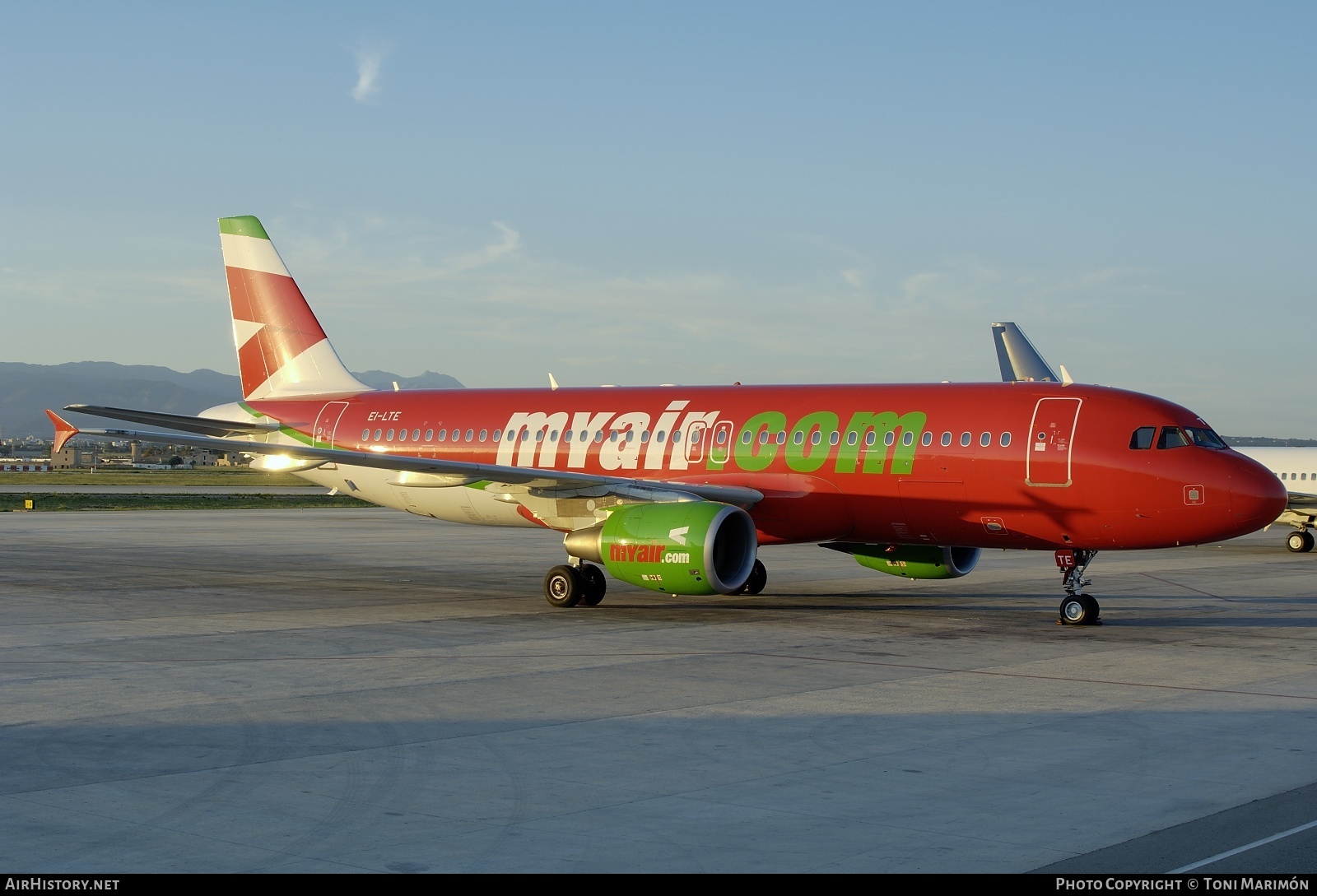 Aircraft Photo of EI-LTE | Airbus A320-214 | Myair | AirHistory.net #87069