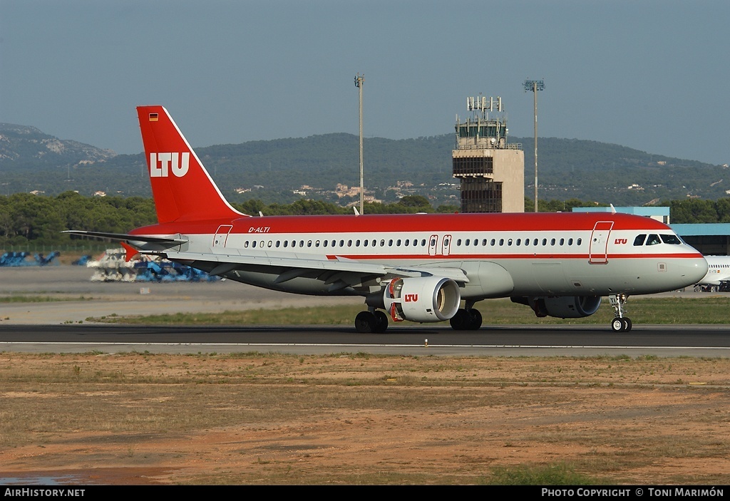 Aircraft Photo of D-ALTI | Airbus A320-214 | LTU - Lufttransport-Unternehmen | AirHistory.net #87126