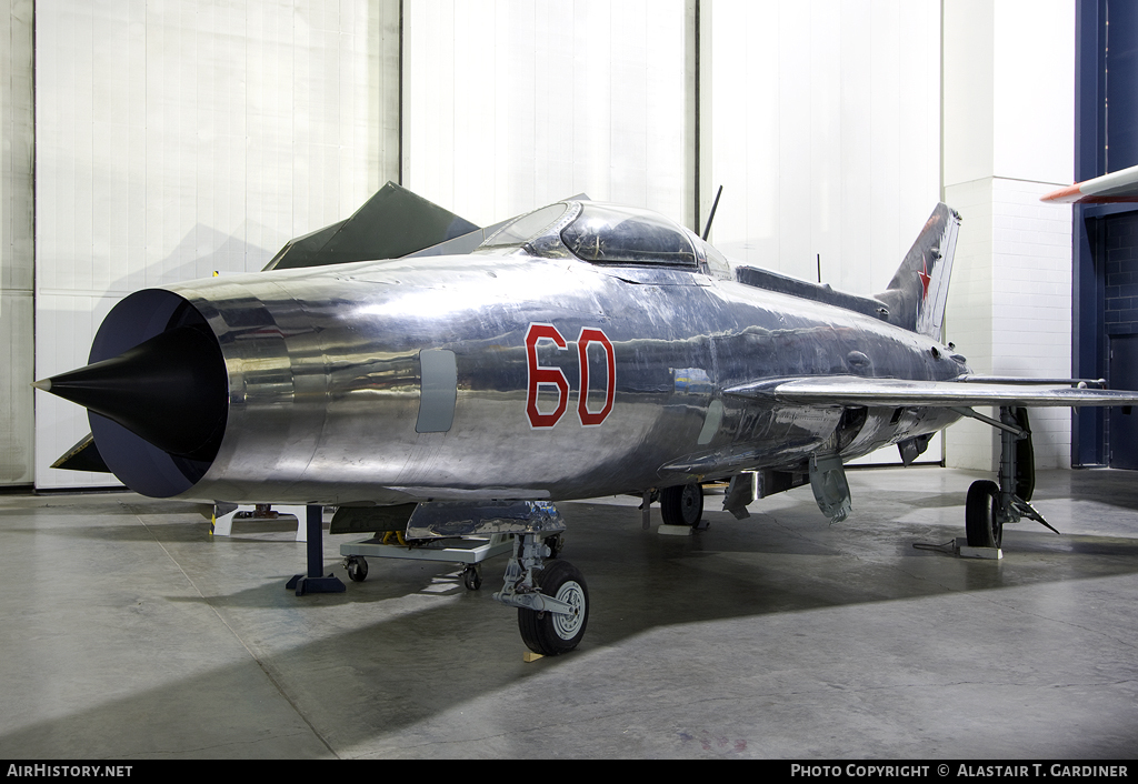 Aircraft Photo of 60 red | Mikoyan-Gurevich MiG-21F | Indonesia - Air Force | Soviet Union - Air Force | AirHistory.net #88056