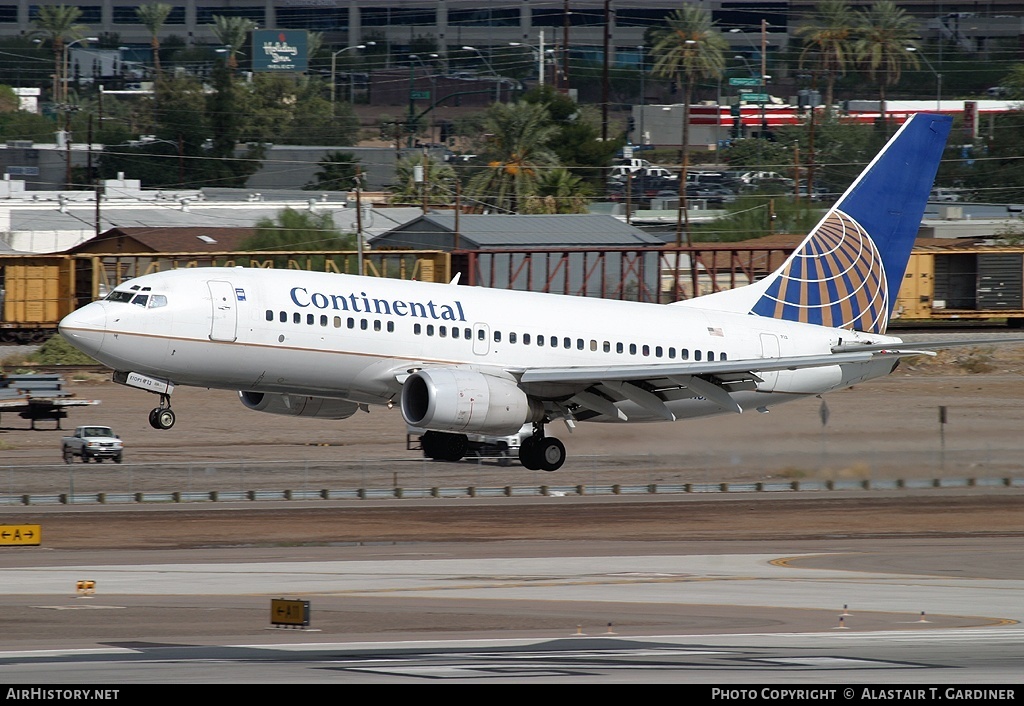 Aircraft Photo of N16713 | Boeing 737-724 | Continental Airlines | AirHistory.net #88164