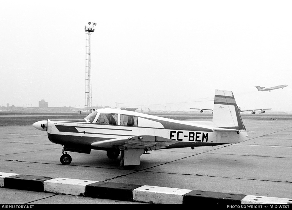 Aircraft Photo of EC-BEM | Mooney M-20E Super 21 | AirHistory.net #88265