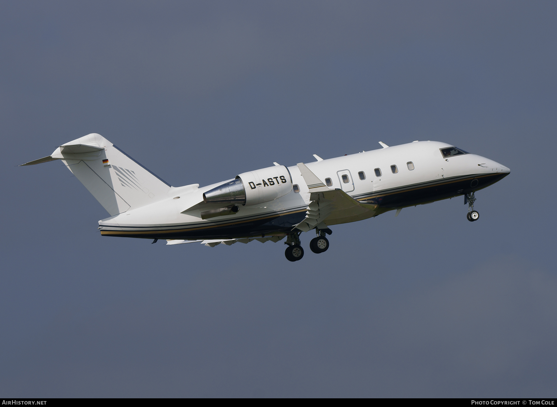 Aircraft Photo of D-ASTS | Bombardier Challenger 604 (CL-600-2B16) | AirHistory.net #88356