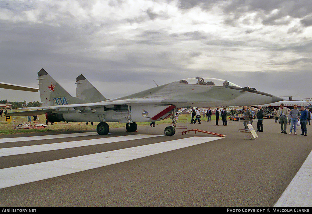 Aircraft Photo of 304 blue | Mikoyan-Gurevich MiG-29UB (9-51) | Soviet Union - Air Force | AirHistory.net #88426