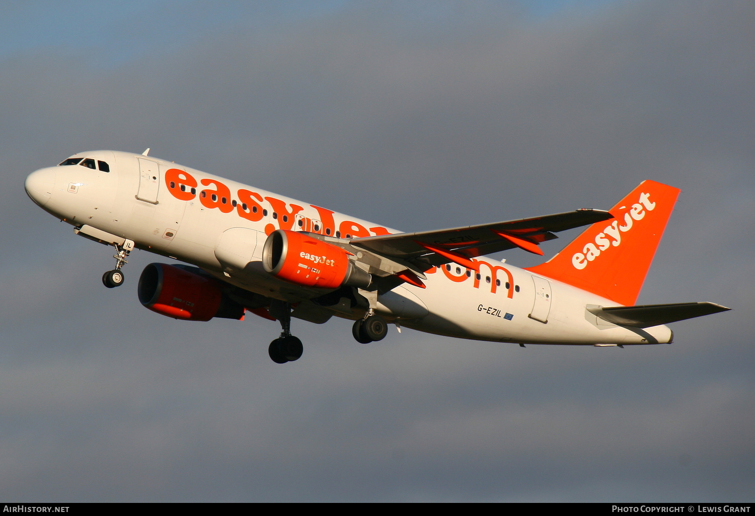 Aircraft Photo of G-EZIL | Airbus A319-111 | EasyJet | AirHistory.net #88476