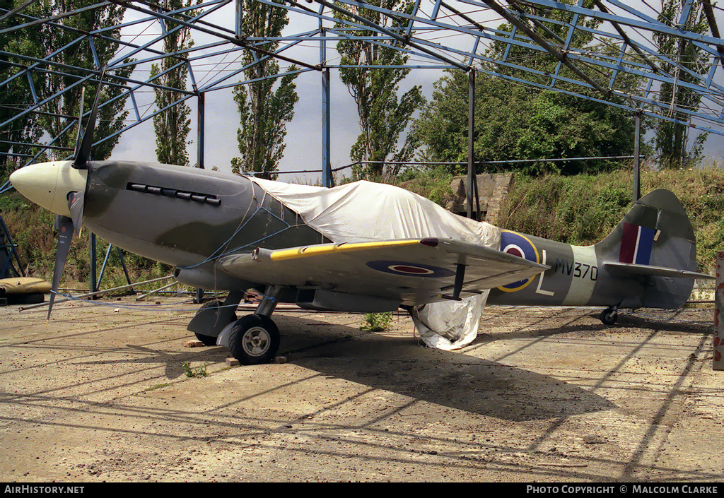 Aircraft Photo of G-FXIV / MV370 | Supermarine 379 Spitfire FR14C | UK - Air Force | AirHistory.net #88903