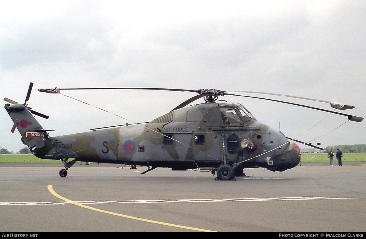 Aircraft Photo of XT668 | Westland WS-58 Wessex HC.2 | UK - Air Force | AirHistory.net #89063