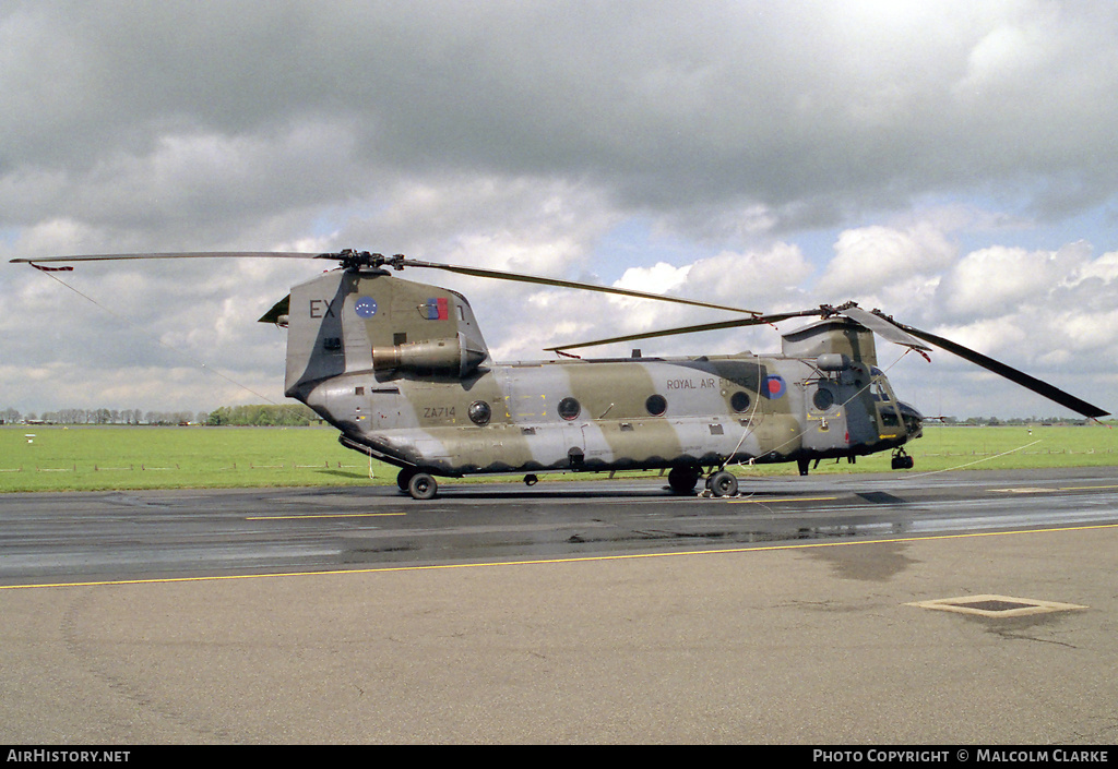 Aircraft Photo of ZA714 | Boeing Vertol Chinook HC1B (352) | UK - Air Force | AirHistory.net #89135