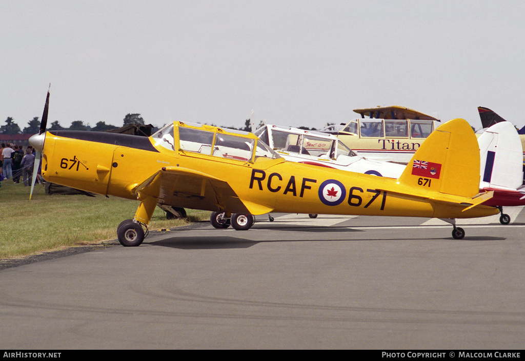 Aircraft Photo of G-BNZC / 671 | De Havilland DHC-1 Chipmunk Mk22 | Canada - Air Force | AirHistory.net #89142