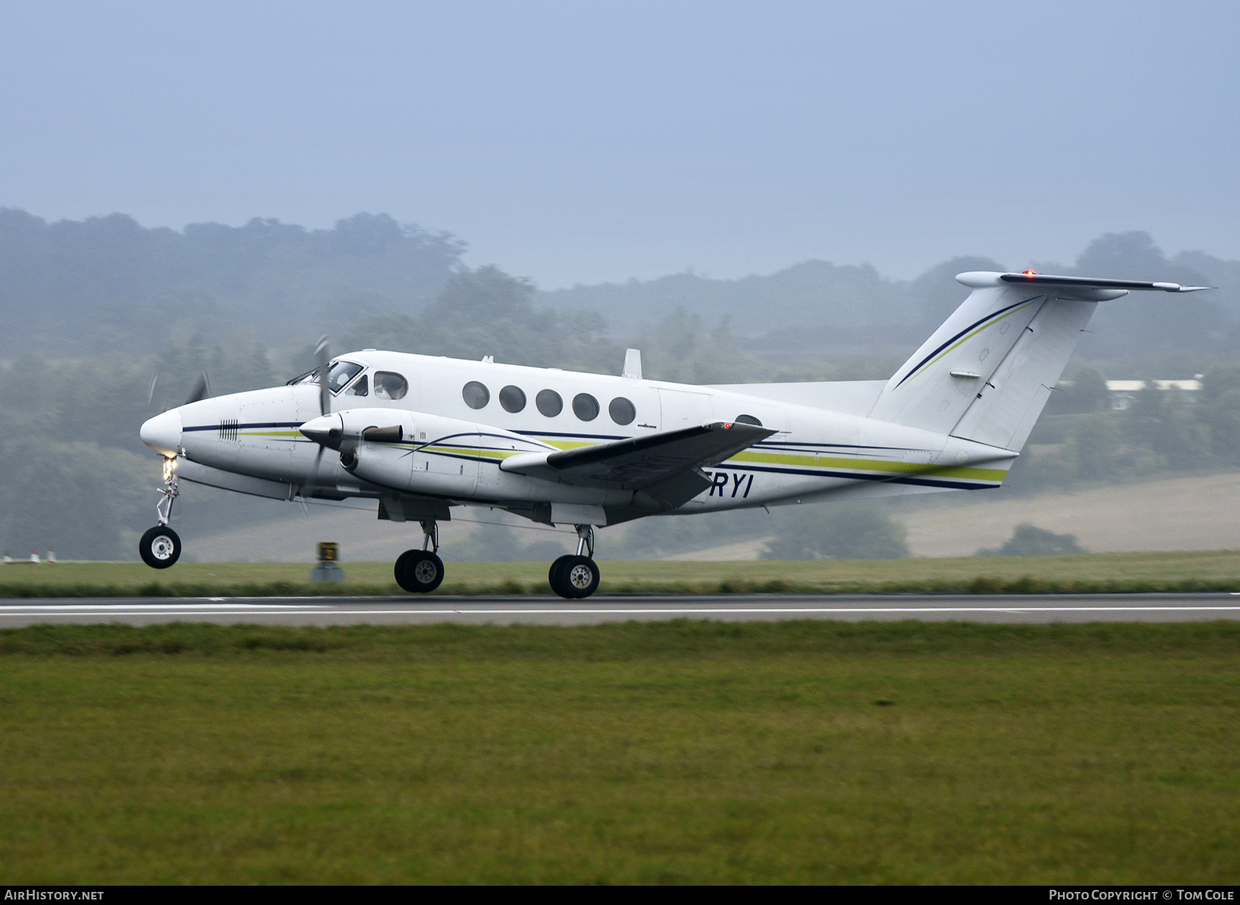 Aircraft Photo of G-FRYI | Beech 200 Super King Air | AirHistory.net #89300