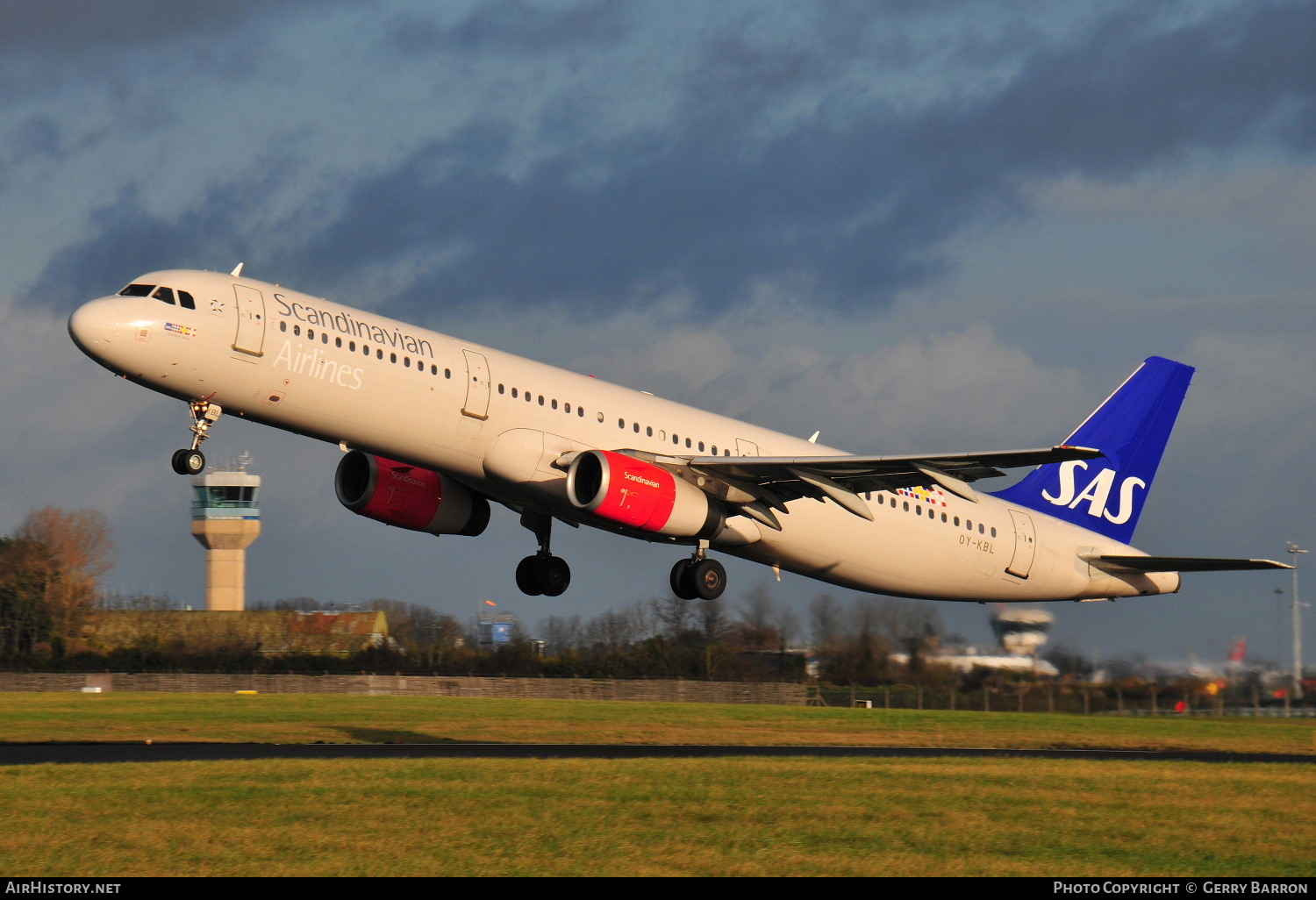 Aircraft Photo of OY-KBL | Airbus A321-232 | Scandinavian Airlines - SAS | AirHistory.net #89333