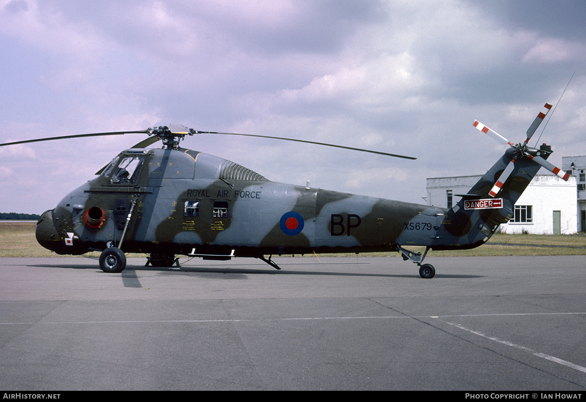 Aircraft Photo of XS679 | Westland WS-58 Wessex HC.2 | UK - Air Force | AirHistory.net #89334