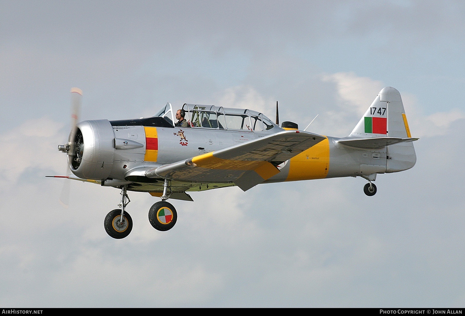 Aircraft Photo of G-BGPB / 1747 | North American T-6J Harvard Mk IV | Portugal - Air Force | AirHistory.net #89616