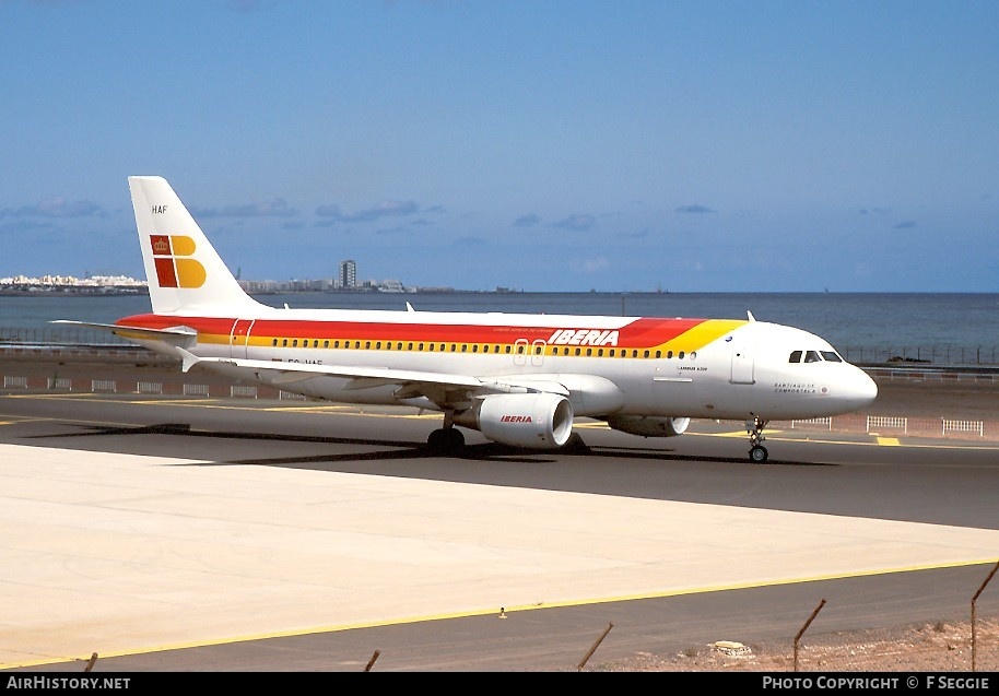 Aircraft Photo of EC-HAF | Airbus A320-214 | Iberia | AirHistory.net #89621