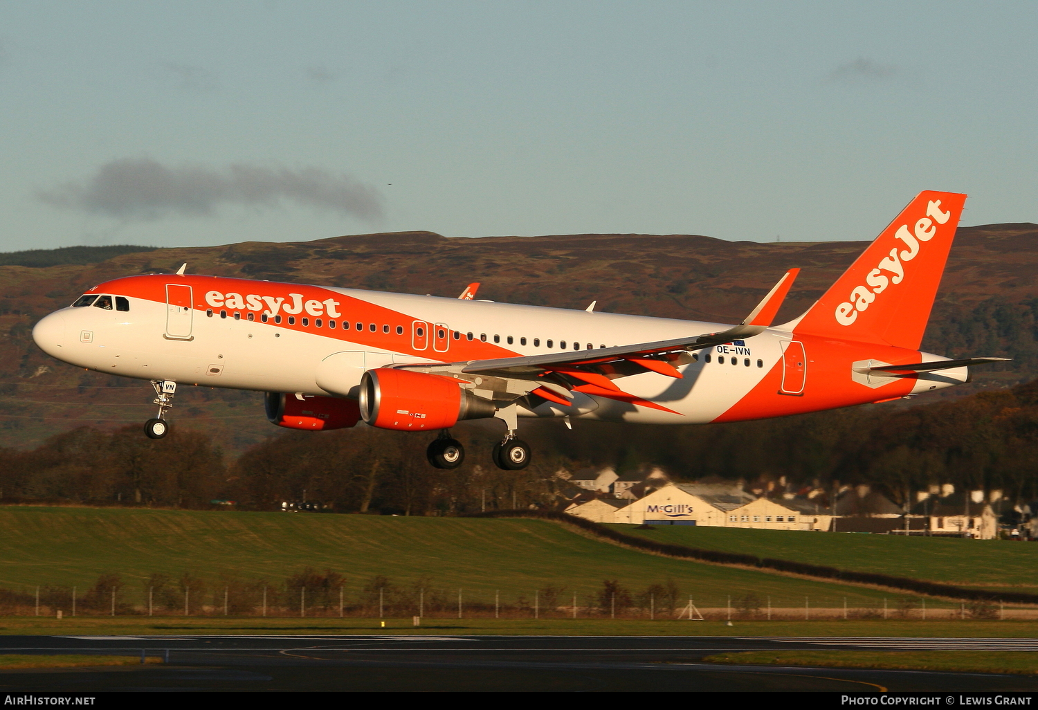 Aircraft Photo of OE-IVN | Airbus A320-214 | EasyJet | AirHistory.net #89777